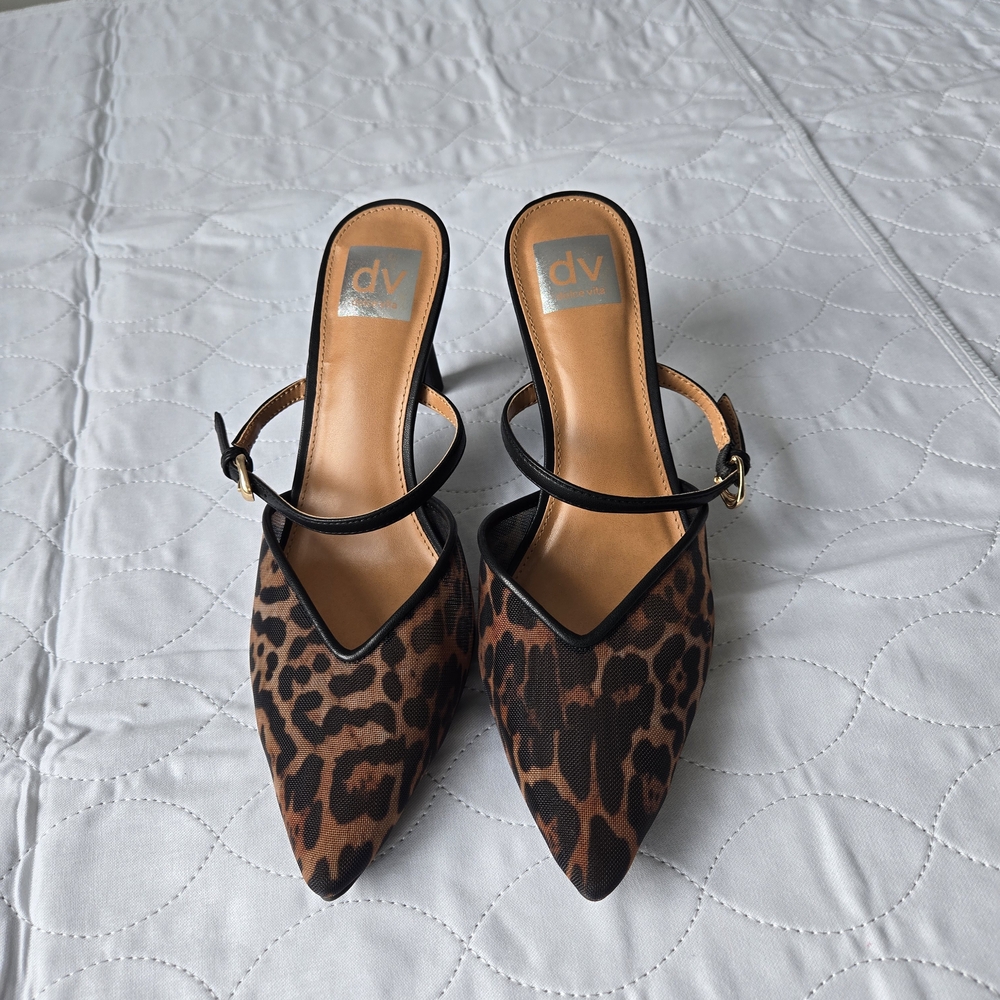 NWOT DV by Dolce Vita Women's Leopard Print Heels with Black Strap